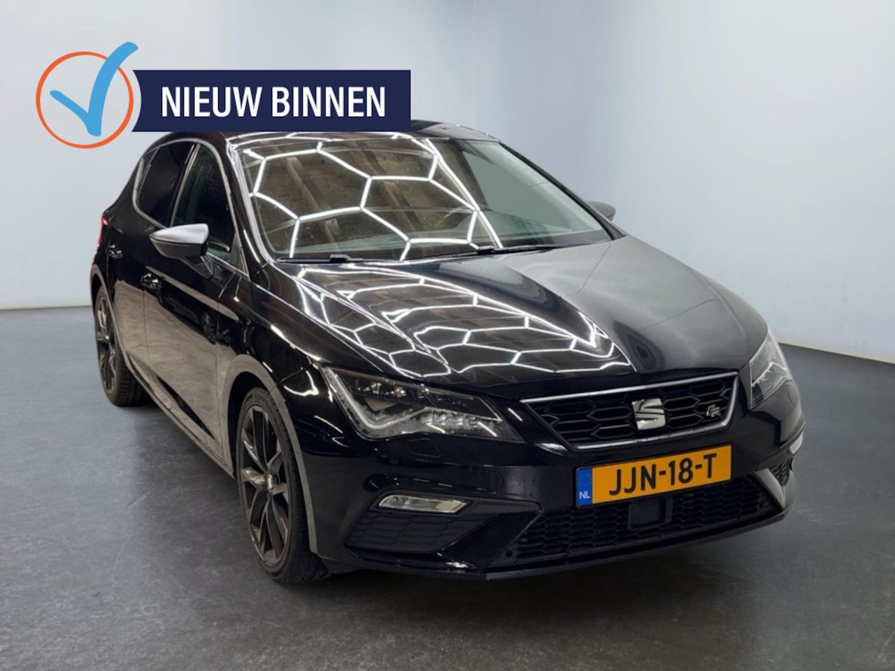 SEAT Leon - 1.5 TSI FR | Black on Black | Half leder | Adaptieve cruise | - AutoWereld.nl