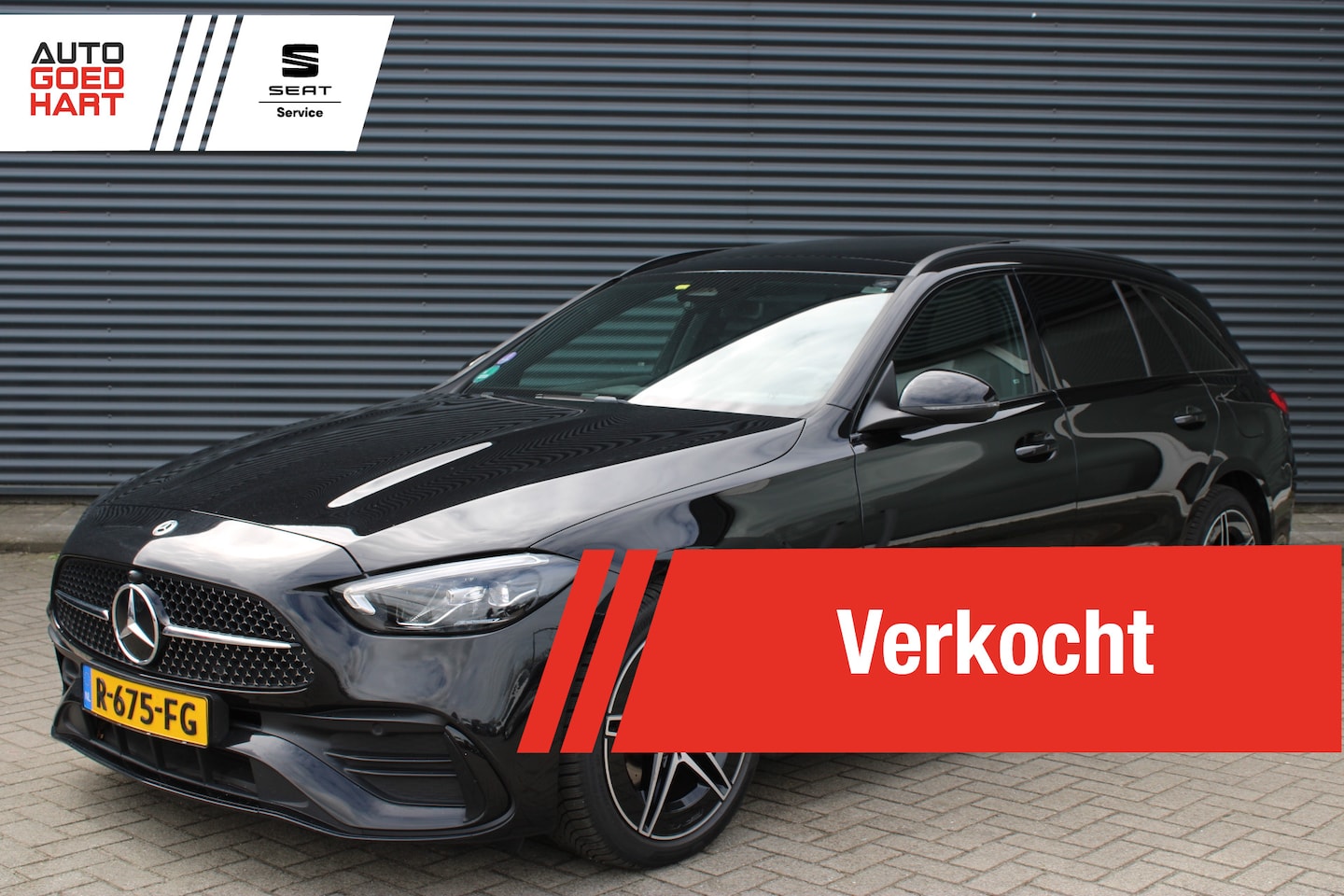 Mercedes-Benz C-klasse Estate - 300e AMG Panoramadak Sfeerverlichting Full-Led afneembare-Trekhaak Leer Camera - AutoWereld.nl