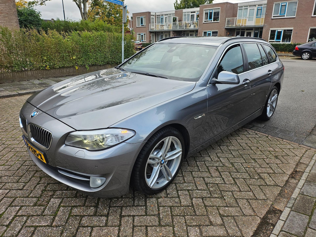 BMW 5-serie Touring - 520d High Executive 520d High Executive + - AutoWereld.nl