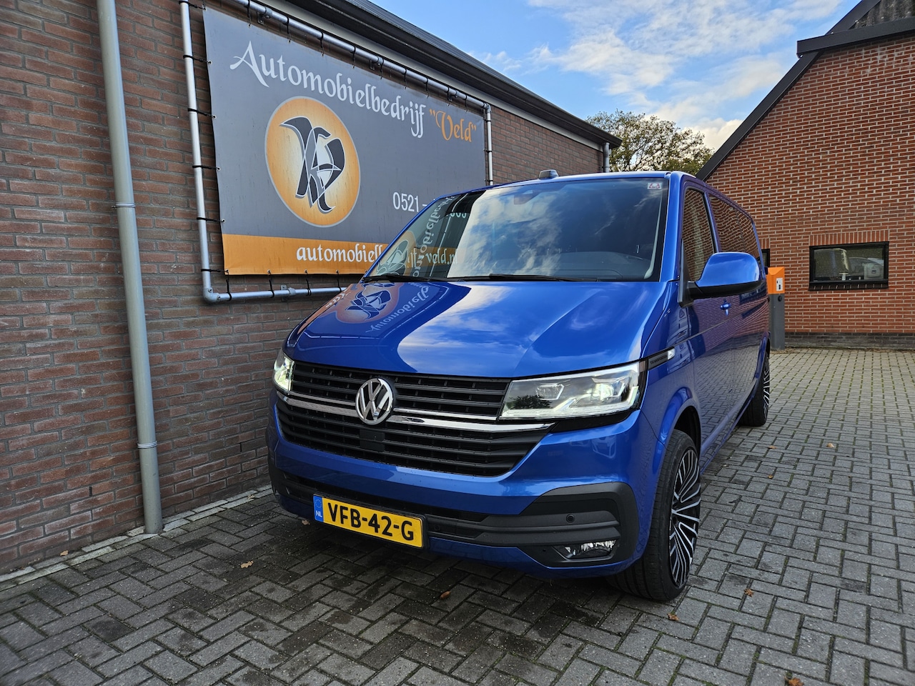 Volkswagen Transporter - 2.0 TDI L2H1 30 DC Bulli 2.0 TDI L2H1 30 DC Bulli - AutoWereld.nl