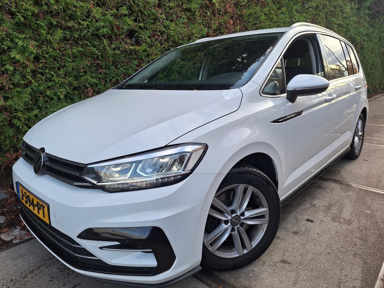 Volkswagen Touran - 2.0 TDI Highline Business R 2.0 TDI Highline Business R - AutoWereld.nl