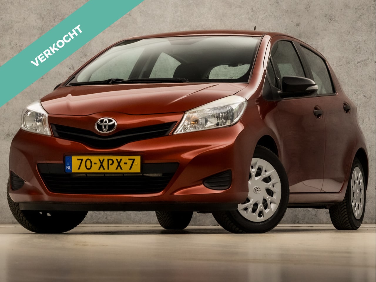 Toyota Yaris - 1.0 VVT-i Sport (ELEK RAMEN, LOGISCH NAP, NIEUWE APK, SPORTSTOELEN, MULTIFUNCTIONEEL STUUR - AutoWereld.nl