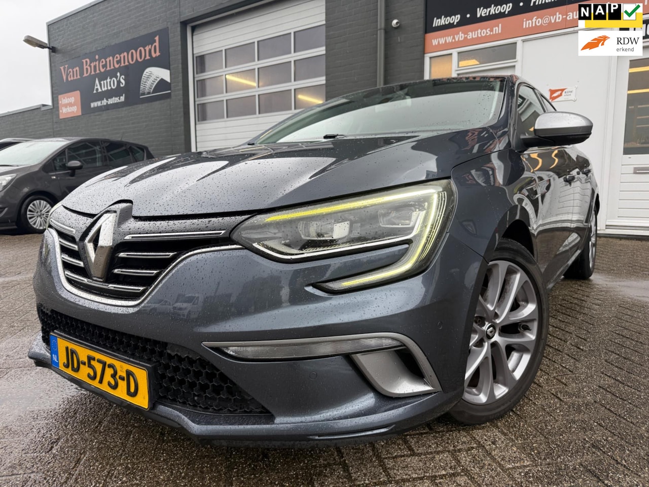 Renault Mégane - 1.2 TCe GT-Line van 2de Eig met parkeersensoren en navigatie en bluetooth telefoon / media - AutoWereld.nl