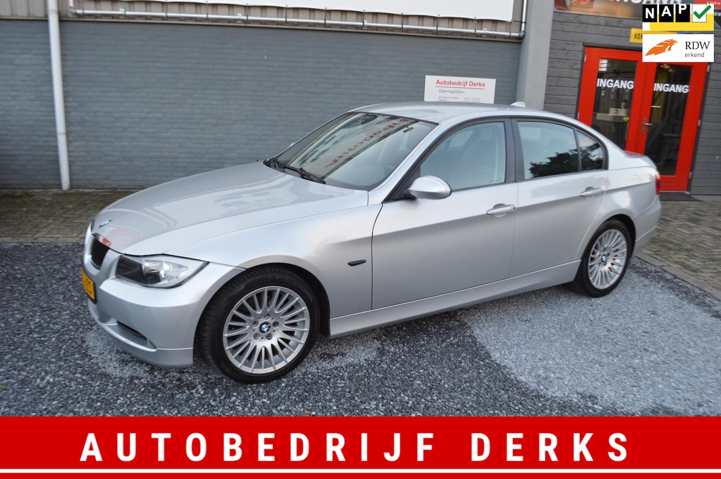 BMW 3-serie - 318i Business Line Airco Leer Navi Stuurbekrachtiging - AutoWereld.nl