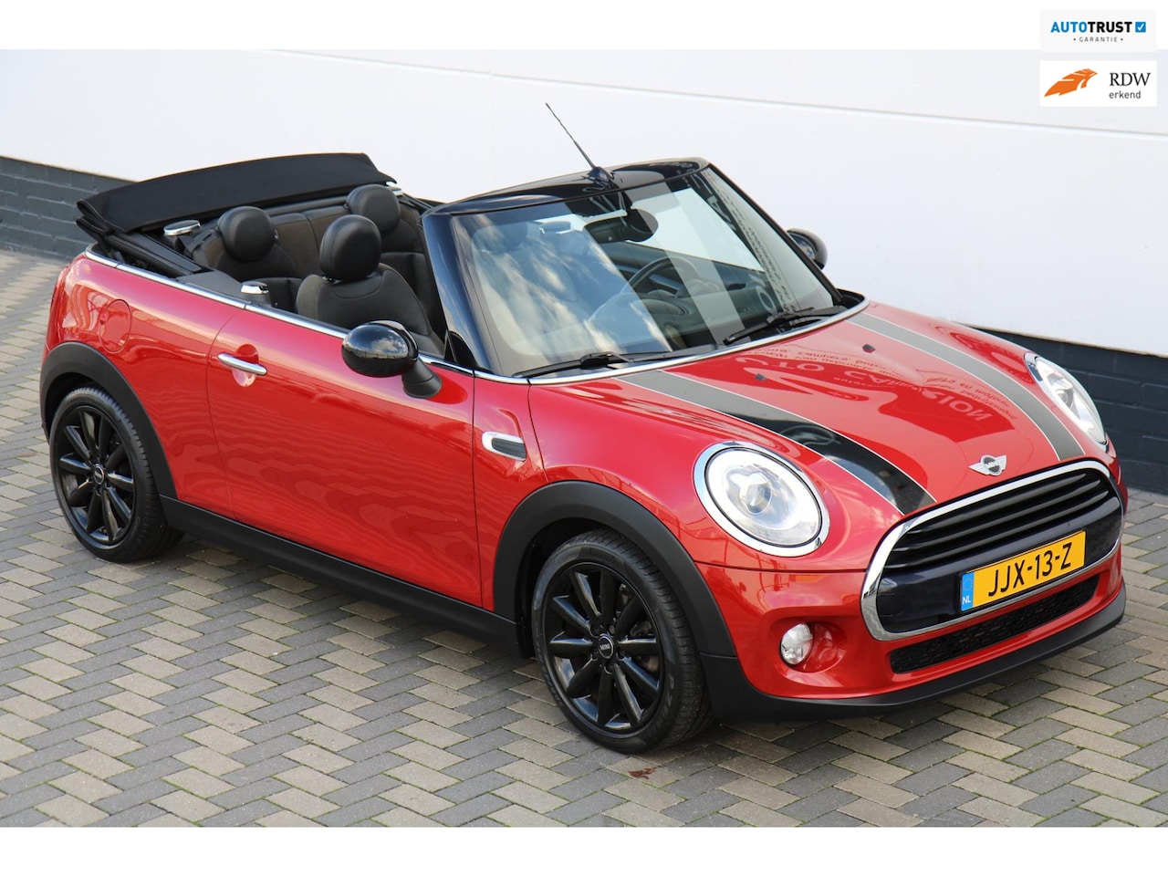 MINI Cabrio - 1.5 Cooper Automaat Navi LED Leder Cruise !! - AutoWereld.nl