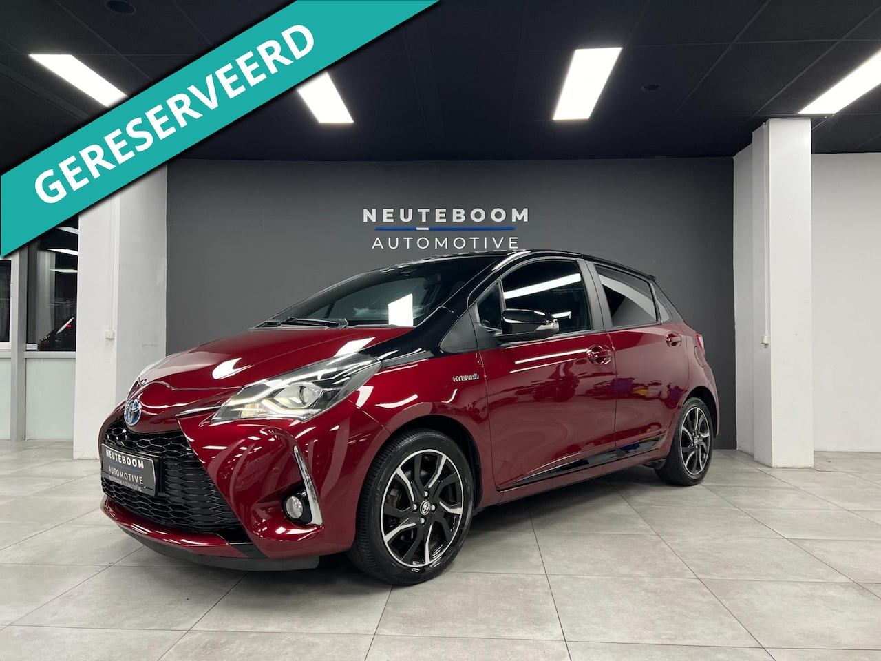 Toyota Yaris - 1.5 Hybrid Bi-Tone | Lane | Camera | LED| Clima - AutoWereld.nl