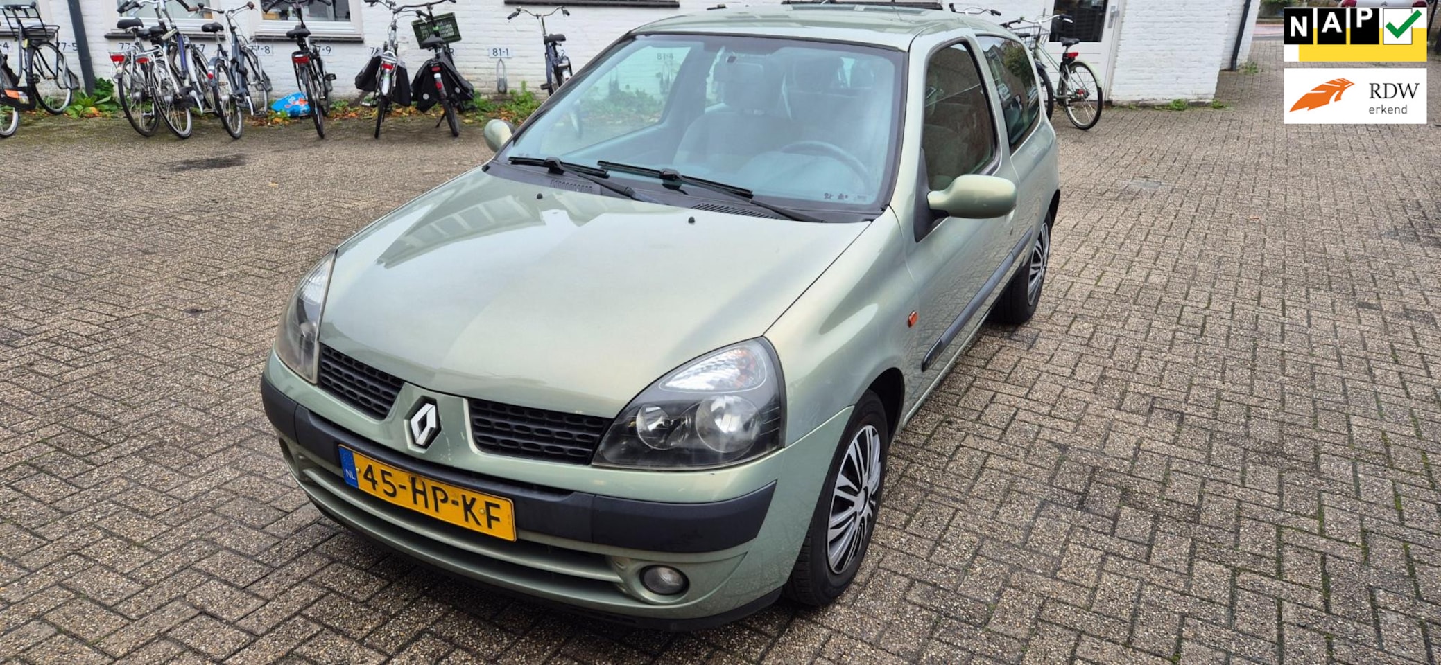 Renault Clio - 1.4-16V Privilège airco 123 dkm nat autopas nieuwe apk - AutoWereld.nl
