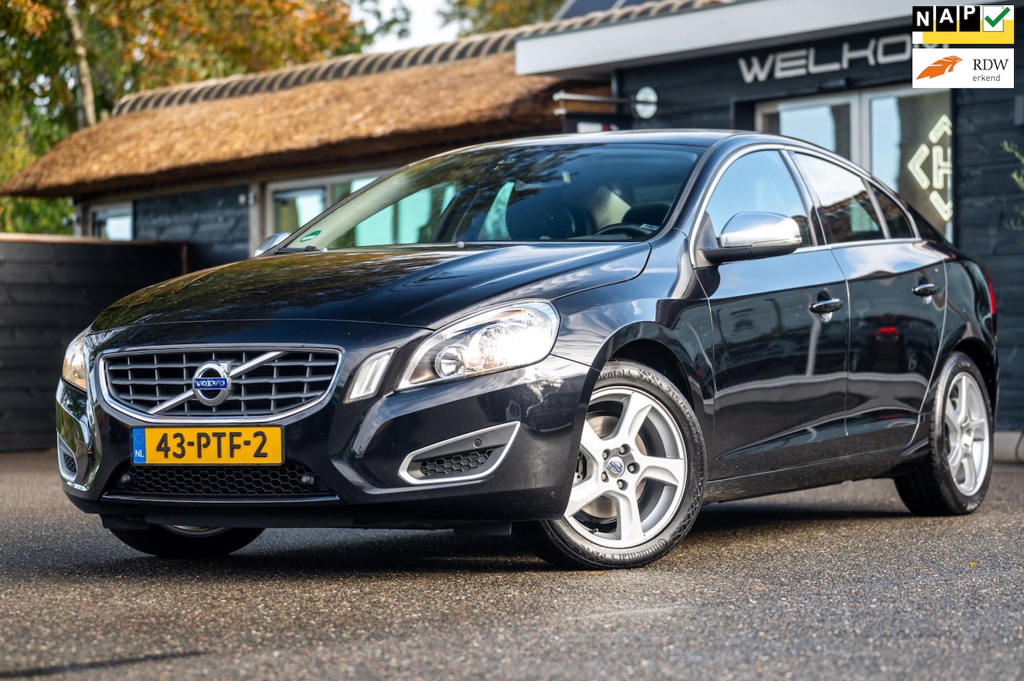 Volvo S60 - 1.6 T4 Momentum Automaat I Climate I Cruise I Bluetooth I Volvo-dealeronderhouden - AutoWereld.nl