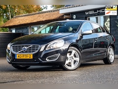 Volvo S60 - 1.6 T4 Momentum Automaat I Climate I Cruise I Bluetooth I Volvo-dealeronderhouden