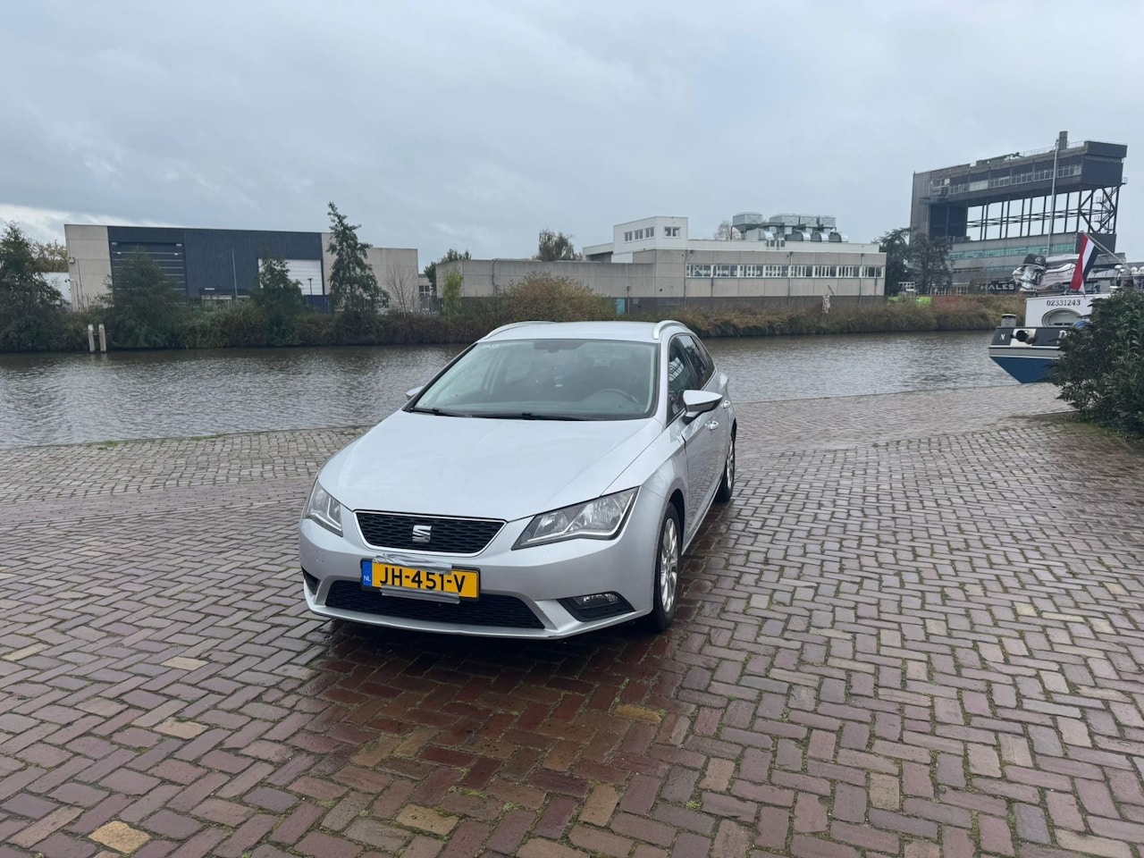SEAT Leon ST - 1.6 TDI Style Connect Ecomotive 1.6 TDI Style Connect Ecomotive - AutoWereld.nl