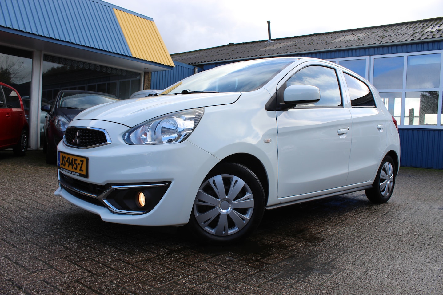 Mitsubishi Space Star - 1.0i "Cool+" Airco + 5 deurs !!! - AutoWereld.nl