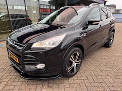 Ford Kuga - 1.5 Titanium Plus 4WD / Automaat / Leder / Pano'dak / Navi / Trekhaak