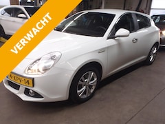 Alfa Romeo Giulietta - 1.4 Turbo MultiAir 170pk TCT Distinctive Lusso