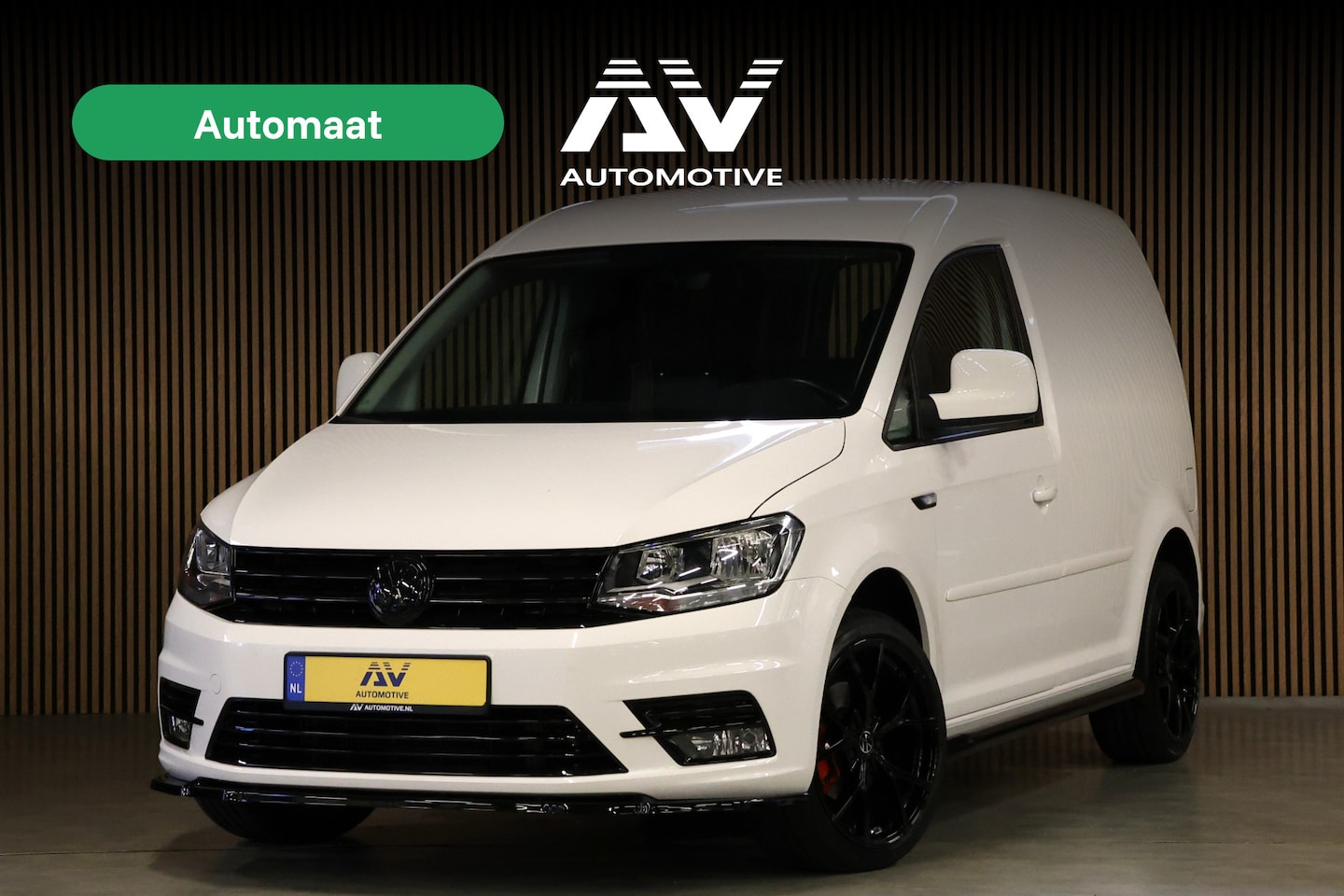 Volkswagen Caddy - 2.0 TDI DSG Highline | CarPlay | Stoelverwarming | Camera | Navigatie | Climate control | - AutoWereld.nl