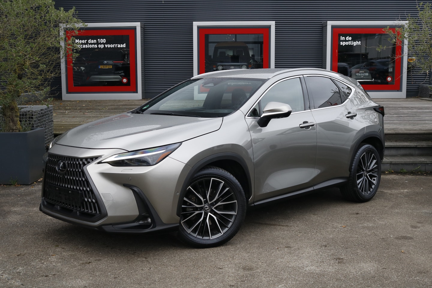 Lexus NX - 450h+ AWD President Line | Mark Levinson | HUD | Digitale binnenspiegel | - AutoWereld.nl
