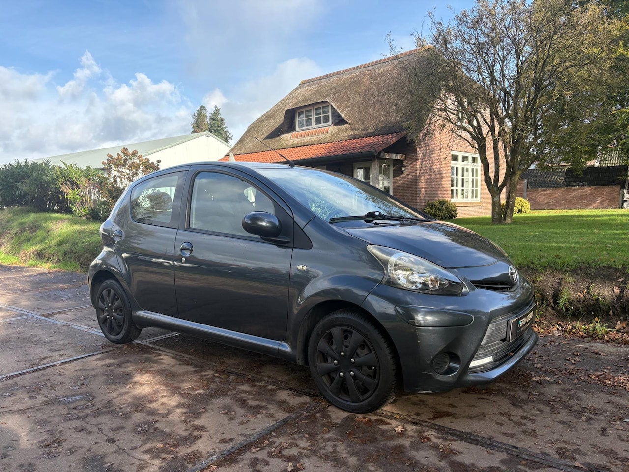 Toyota Aygo - 1.0 VVT-i Access|FACELIFT|NAVI|STOELVERW|AIRCO|5DRS|BOEKJES|ONDERHOUDEN|2 KEYS - AutoWereld.nl