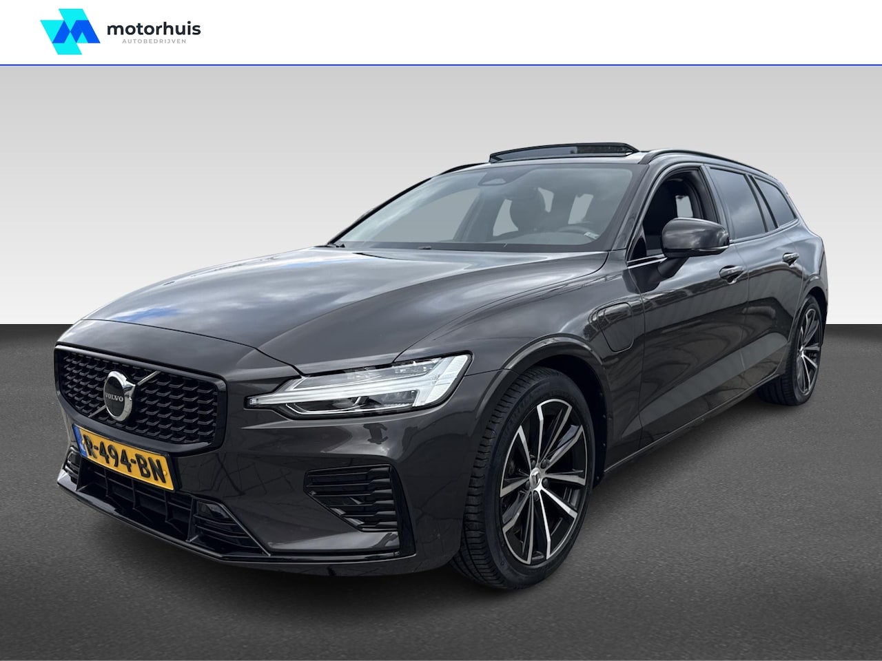 Volvo V60 - T6 Twin Engine 350pk AWD Automaat Plus Dark - AutoWereld.nl