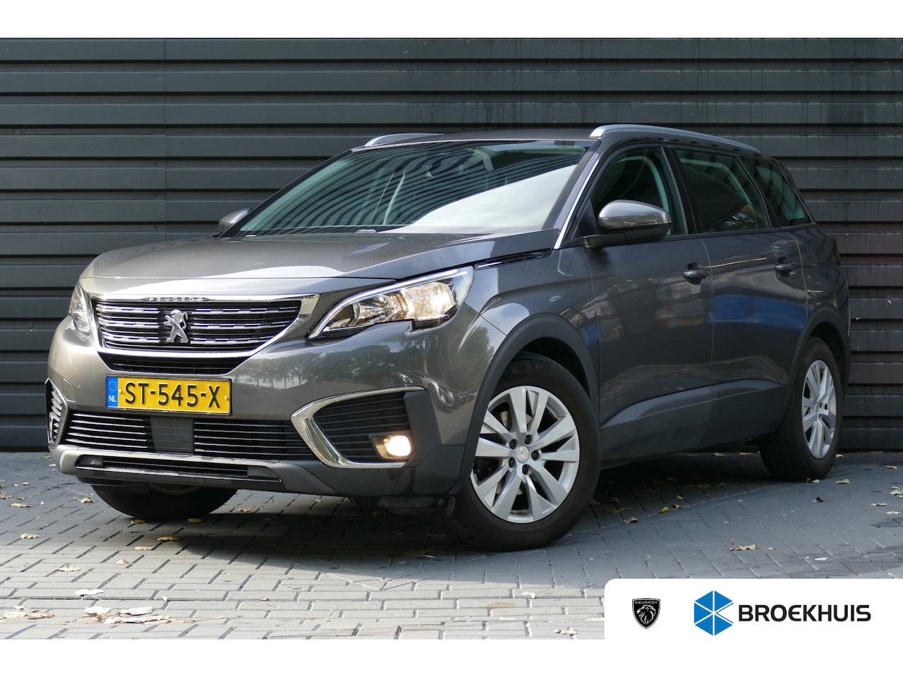 Peugeot 5008 - 1.2 PURETECH 130PK 7-ZITS BLUE LEASE EXECUTIVE / NAVI / LED / PDC / 17"LMV / BLUETOOTH / C - AutoWereld.nl