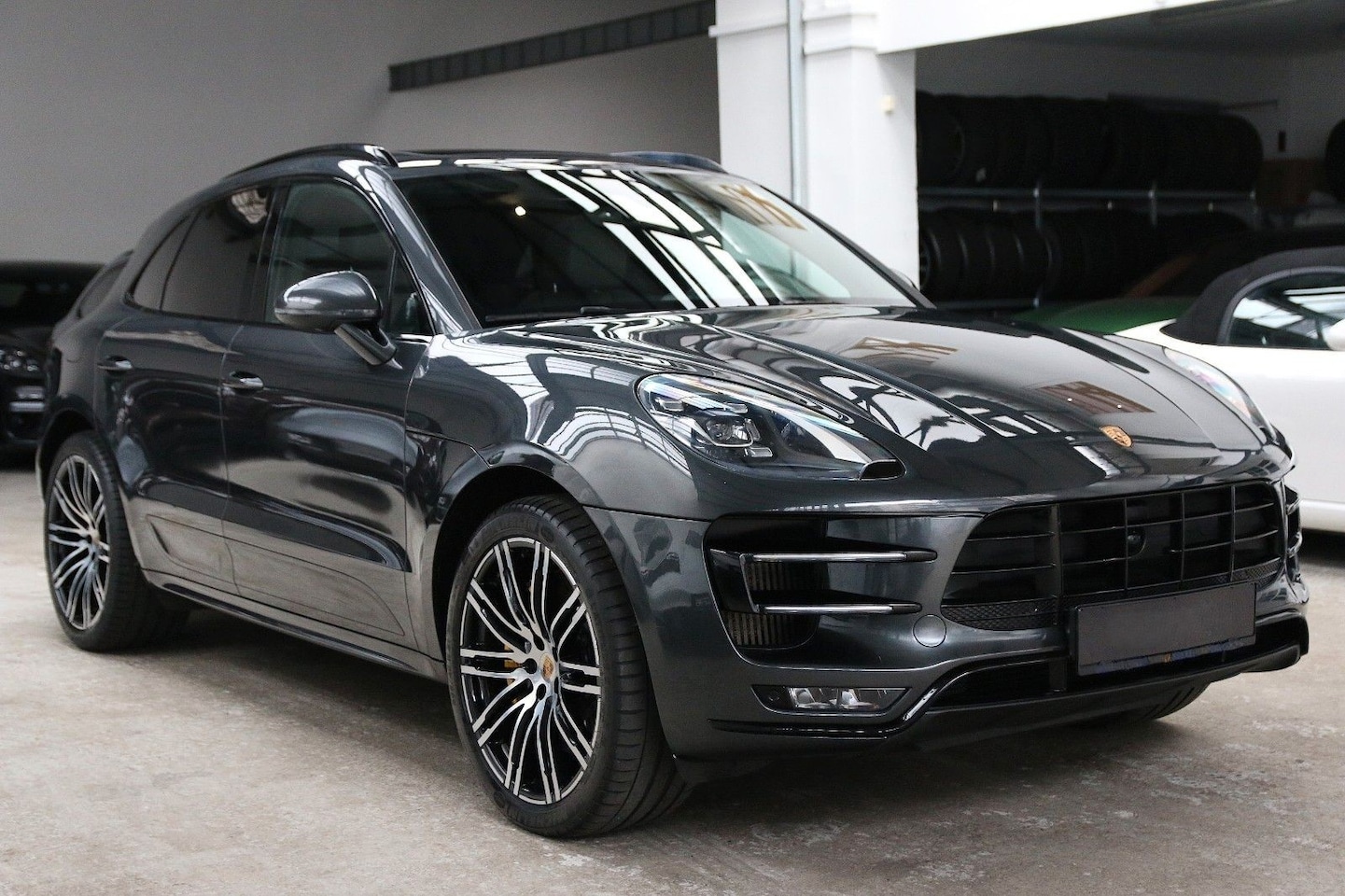 Porsche Macan - 3.6 Turbo Performance Package Macan 3.6 Turbo Performance 441Pk Chrono, ceramische remmen, vol opties - AutoWereld.nl