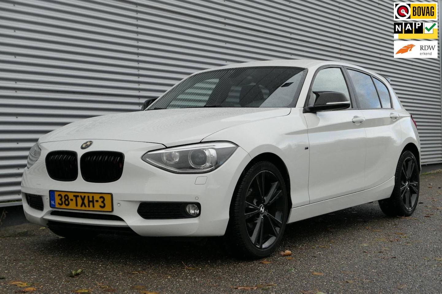 BMW 1-serie - 116i Business+ NAP LED Navi Cruise - AutoWereld.nl