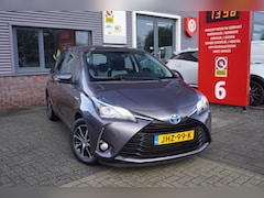 Toyota Yaris - 1.5 Hybrid Aspiration / Stoelverwarming / Bluetooth / Parkeercamera