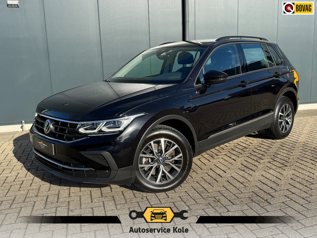 Volkswagen Tiguan - 1.4 TSI eHybrid Life * Trekhaak * Matrix Led * Stuurverwarming * El. Klep * - AutoWereld.nl