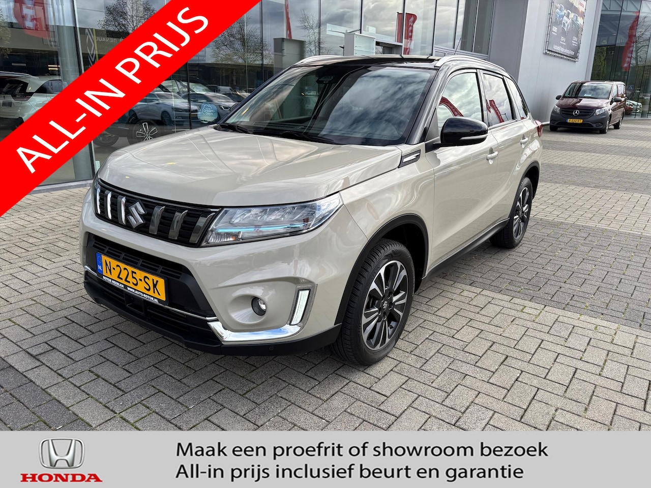 Suzuki Vitara - 1.4 Hybrid Style | Two-Tone | P.cam | Navi | Pdc - AutoWereld.nl