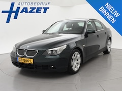 BMW 5-serie - 545i 4.4 V8 333 PK AUT. SEDAN OXFORD GREEN + ZWART LEDER | STOELVERW. | XENON | MEMORY