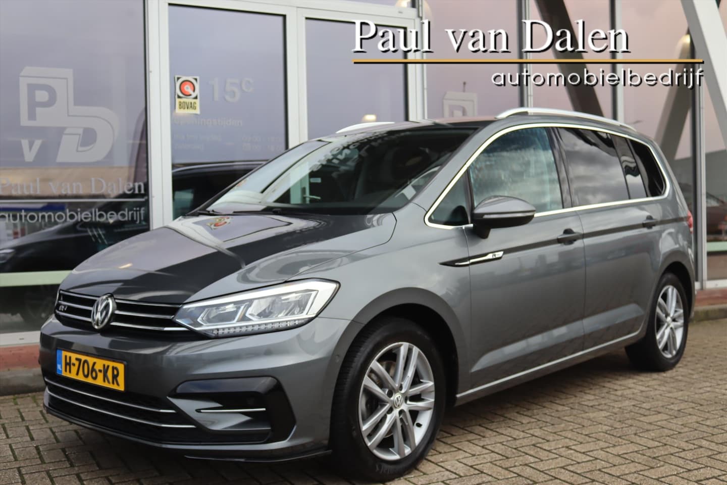 Volkswagen Touran - 1.5TSI 150PK AUTOMAAT R-LINE 7 PERS. Trekhaak | Navi | Camera | Adapt.Cruise | NL Auto | L - AutoWereld.nl