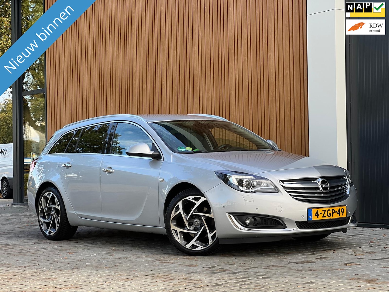 Opel Insignia Sports Tourer - 2.0 CDTI EcoFLEX Cosmo|Bj015 - AutoWereld.nl