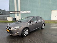 Ford Focus - 1.0i EcoBoost Titanium 5-Deurs 6-Bak 125 PK. Zeer goed onderhouden auto van de eerste eige