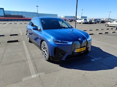 BMW iX - xDrive40