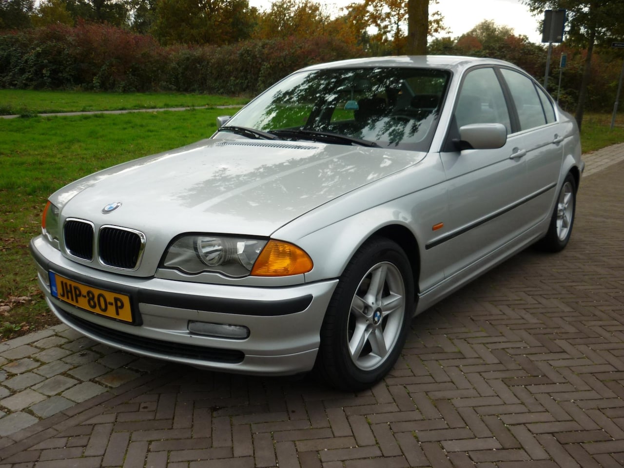 BMW 3-serie - 320 i 320i - AutoWereld.nl