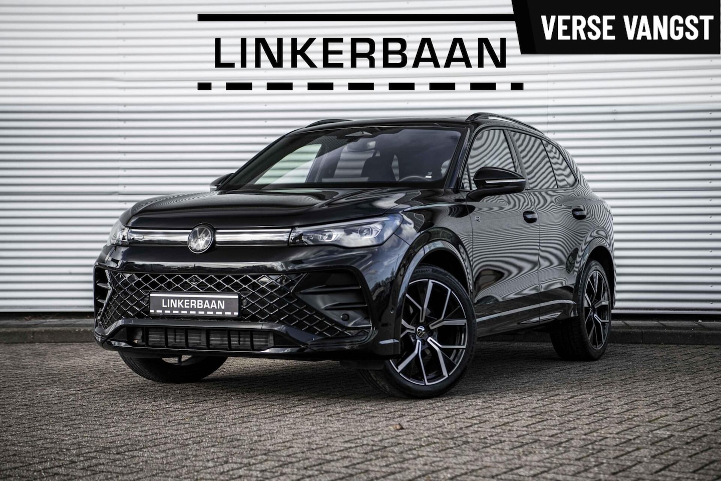 Volkswagen Tiguan - 1.5 eTSI | R-Line | Full Option | Panodak | HUD | IQ | H&K | Black Style | Trekhaak | Mass - AutoWereld.nl