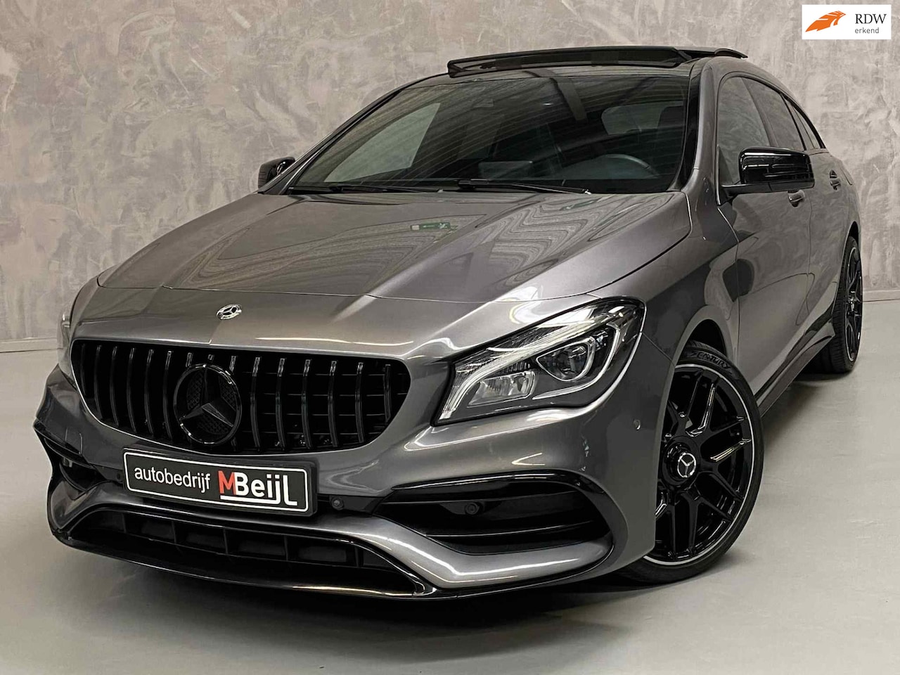 Mercedes-Benz CLA-klasse Shooting Brake - 180 Business Solution AMG /Pano /LEd /Trekhaak - AutoWereld.nl