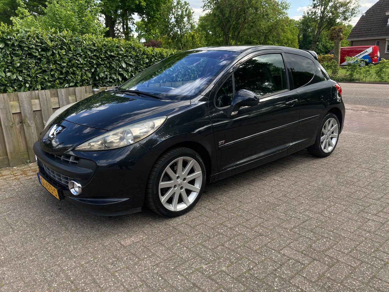 PEUGEOT 207