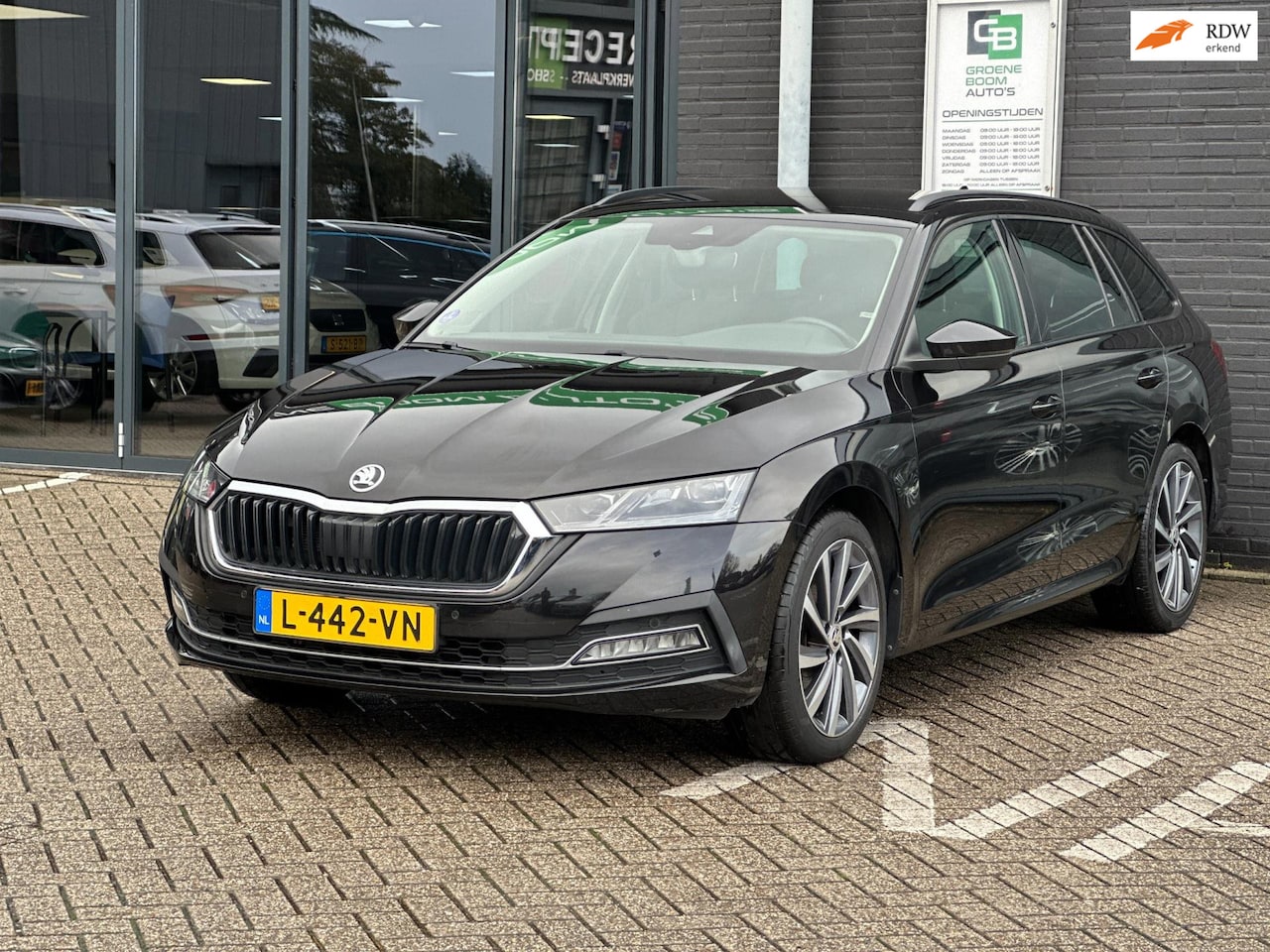 Skoda Octavia Combi - 1.5 TSI First Edition/150PK/VIRTUAL COCKPIT/NAVI/NETTE STAAT!! - AutoWereld.nl