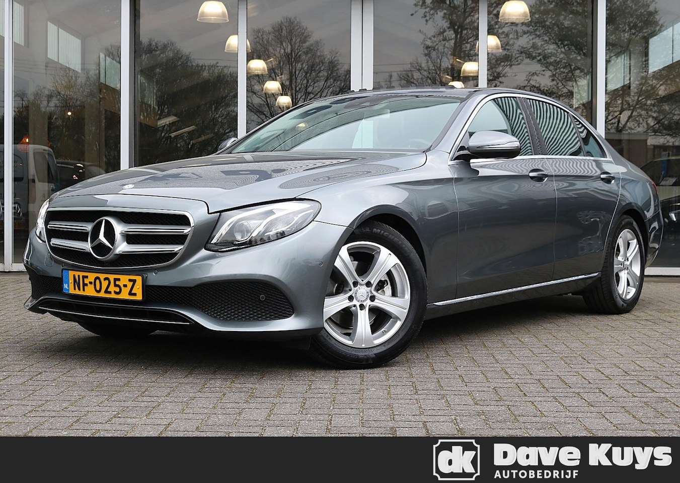Mercedes-Benz E-klasse - 200 Avantgarde | Widescreen | Schuifdak | Sfeerverlichting - AutoWereld.nl