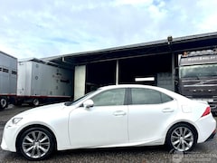 Lexus IS - 300H 2.5 Hybrid 181pk aut + F1 Bus.Line Pro - navi - leer - stoelverw - cam - xenon - pdc