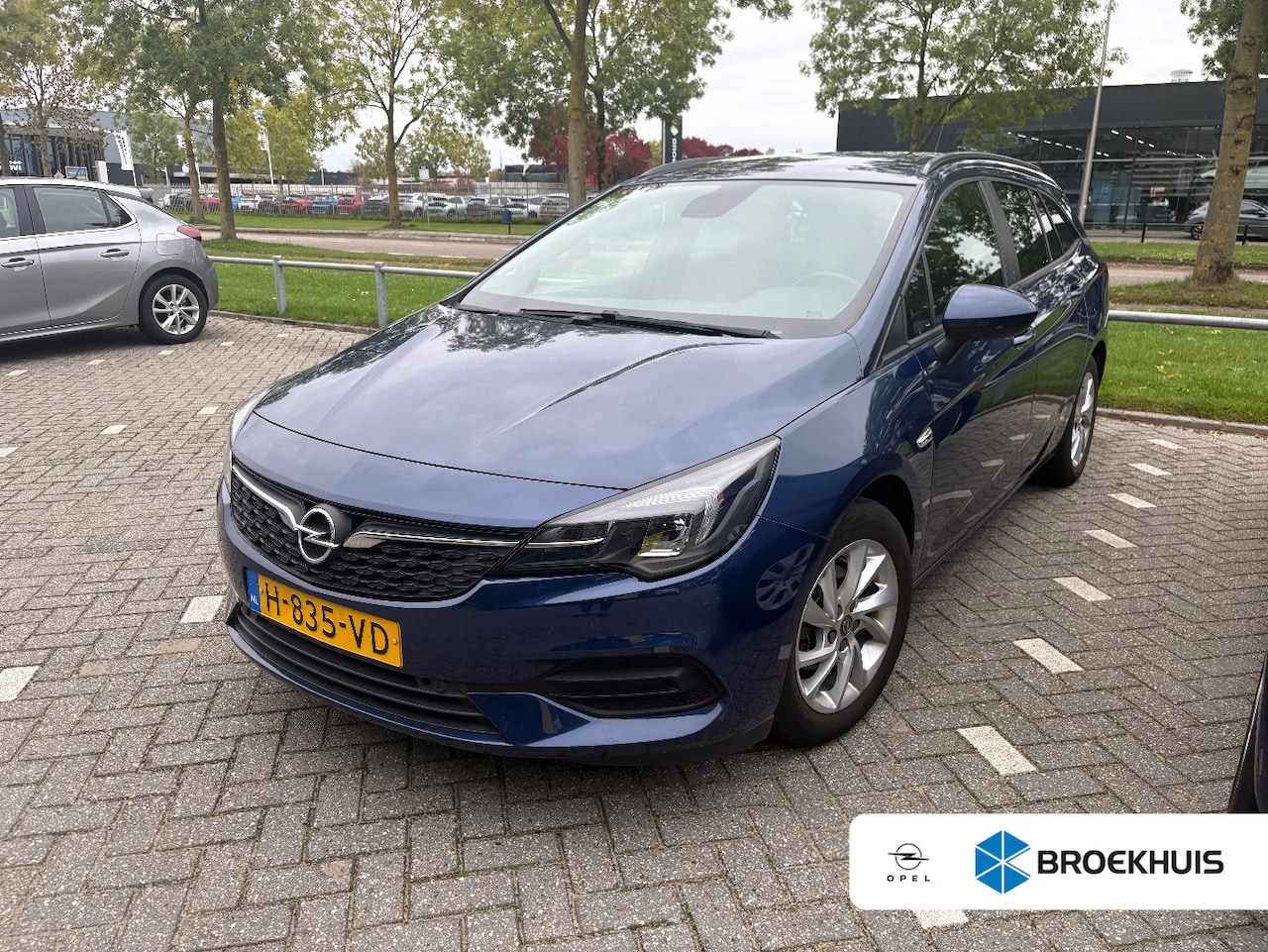 Opel Astra Sports Tourer - 1.2 Edition | Trekhaak (vast) - AutoWereld.nl