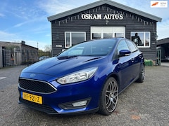 Ford Focus - 1.0 Navigatie, PDC, Airco
