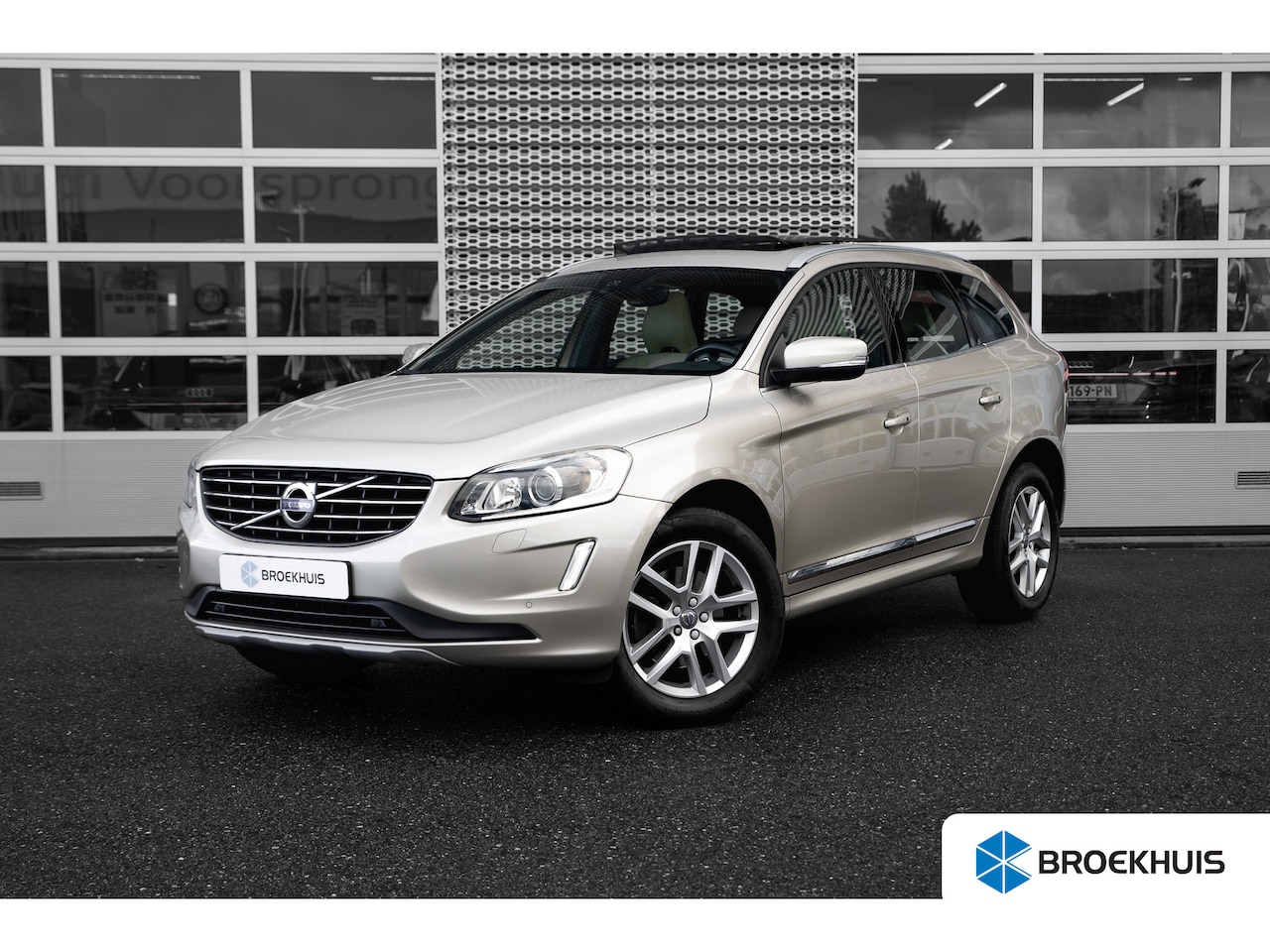 Volvo XC60 - 2.0 T5 245pk FWD Polar+ | Panoramadak | Achteruitrijcamera | Stoelen Elektrisch | 18" - AutoWereld.nl
