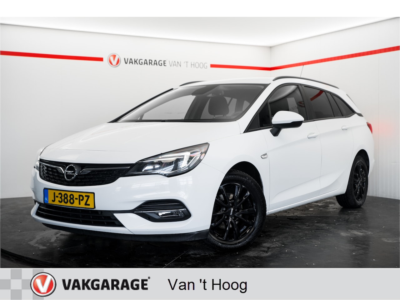 Opel Astra Sports Tourer - 1.2 Business Edition Trekhaak - AutoWereld.nl
