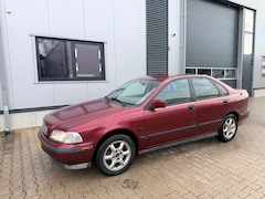 Volvo S40 - 2.0 Exclusive Lage km NAP- Apk tot 07-2026