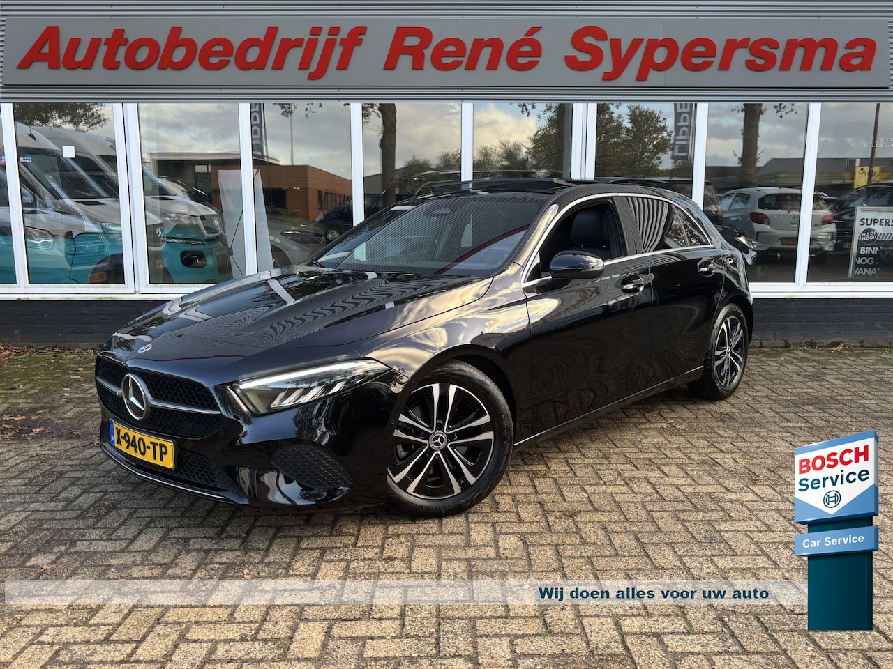 Mercedes-Benz A-klasse - 180 Business Line | Automaat | Pano | Parkeer Camera | Stoelverwarming - AutoWereld.nl