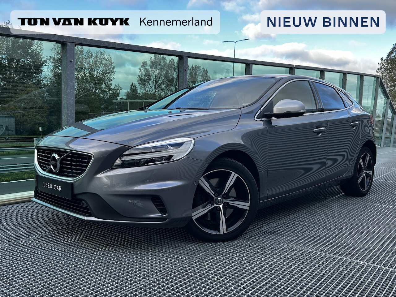 Volvo V40 - 1.5 T3 Polar+ Sport Automaat, Panorama dak, Harman-Kardon premium sound systeem, Verwarmde - AutoWereld.nl