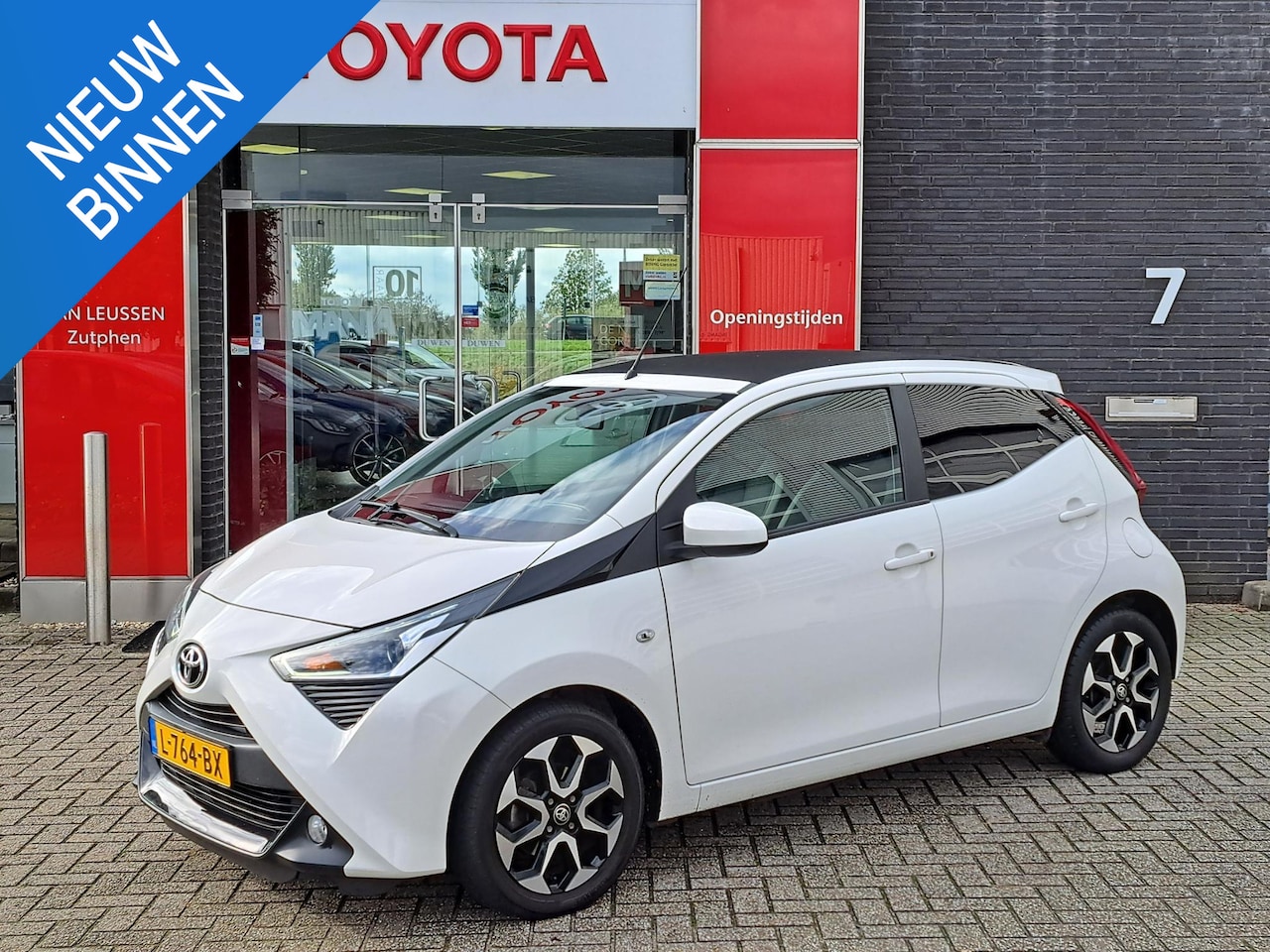 Toyota Aygo - 1.0 VVT-i x-joy cabrio ANDROID & APPLE CLIMATE CONTROL PARKEERCAMERA - AutoWereld.nl