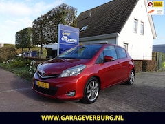 Toyota Yaris - 1.3 VVT-i Dynamic (Camera, 1/2 Leer, Keyless, Cruise, Trekhaak, ClimateControl)