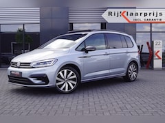 Volkswagen Touran - 1.5 TSI DSG R-Line Black st/ 7Pers./Panodak /trekhaak wegkl./ACC