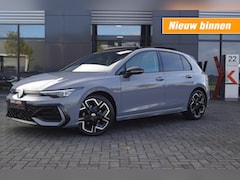 Volkswagen Golf - R-line 1.5 eTSI 150pk DSG facelift Black style/Panodak /Trekhaak wegklb./IQ Matrix LED /He